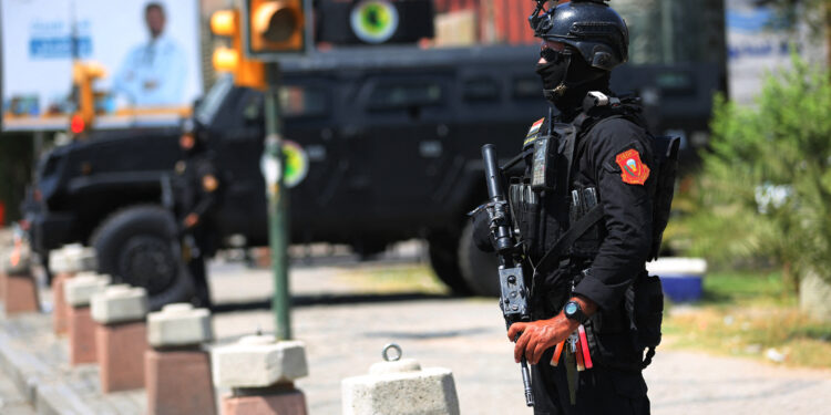 الأمن العراقي يشيد بـ”مواطن بطل” قُتل بعد اشتباك مع “إرهابيين متخفيين”