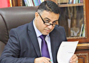 “بالوثيقة” محافظ ذي قار يسحب صلاحيات نائبيه ومعاونيه ومستشاريه