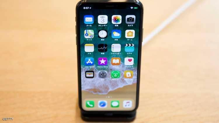أبل تتخلى عن شاشات سامسونغ في “iPhone X Plus”