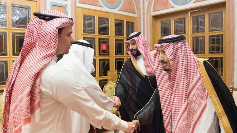 الملك وولي عهده يستقبلان نجل وشقيق جمال خاشقجي