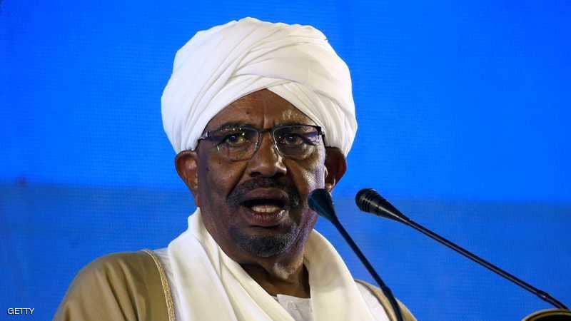 البشير يعلن حالة الطوارئ ويحل الحكومة