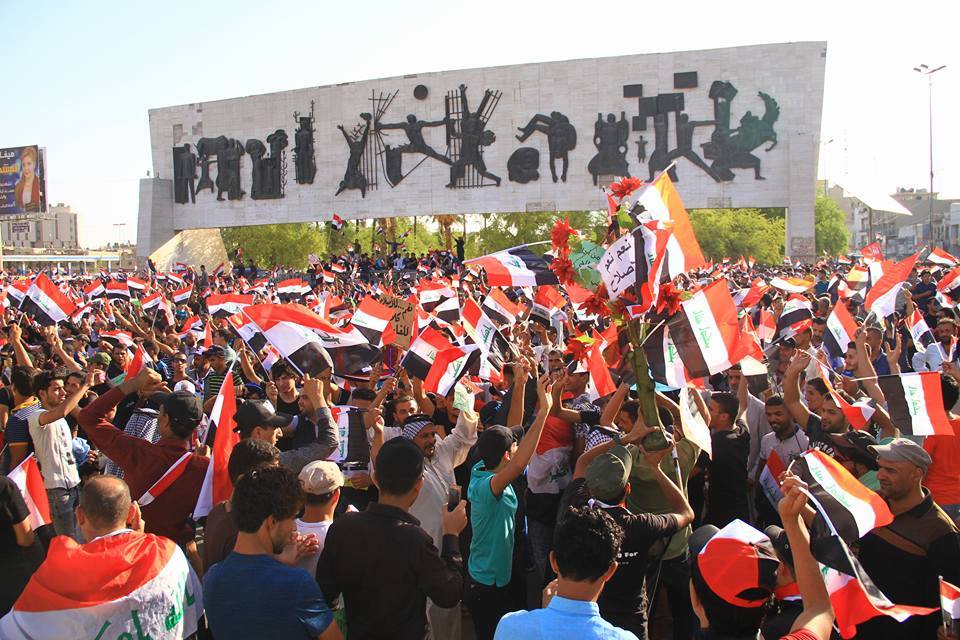 حشود “الصدر” في ساحة التحرير اليوم كرسالة تحذير أخيرة لـ “البناء” وعبد المهدي.. الفياض يعني الفوضى