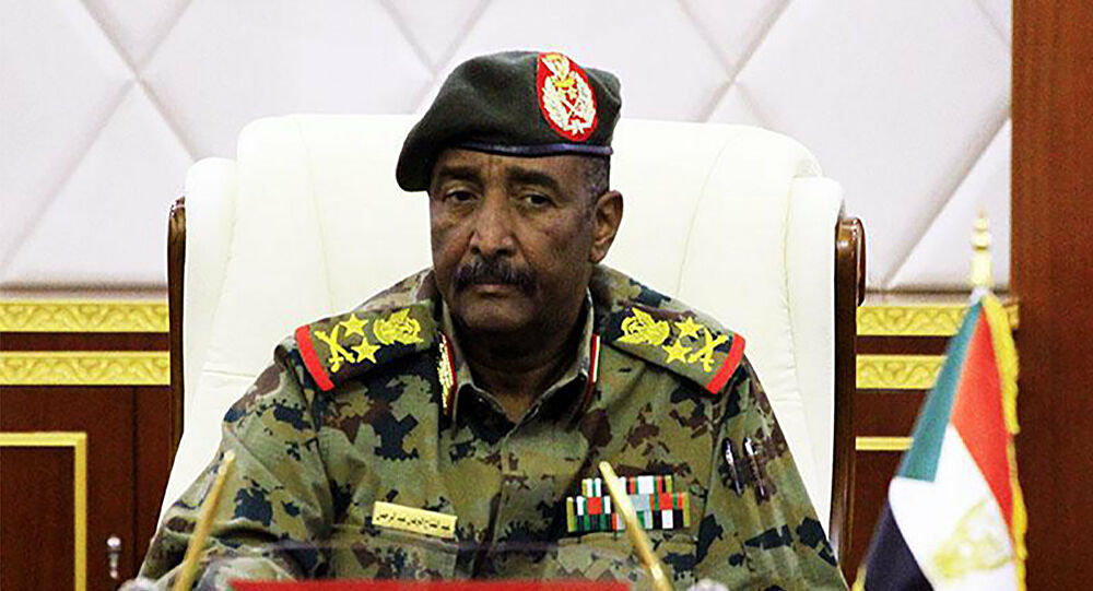 الرئيس السوداني يحل مجلس الوزراء والسيادة والولاة ويعلن حكومة الطوارئ