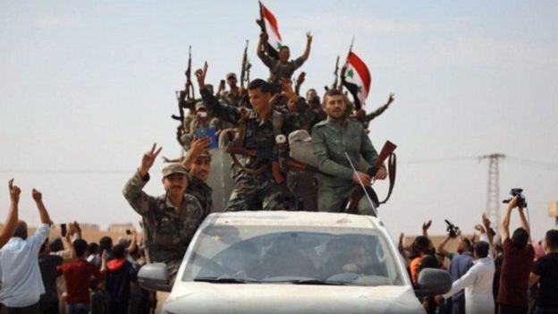 القوات التركية تواجه اشتباكات عنيفة في منطقة رأس العين