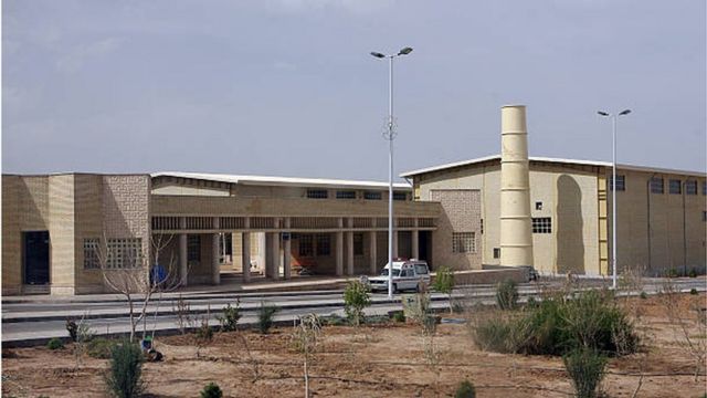 ما أسباب غياب الرد الإيراني على الهجوم على محطتها النووية؟