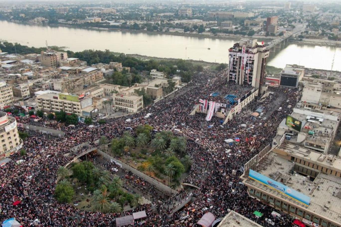 إعادة فتح معظم طرق بغداد بعد ساعات على قطعها
