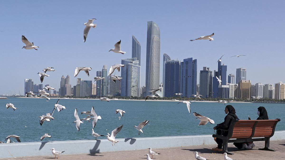 السفارة الأمريكية في الإمارات تحذر مواطنيها من “تقارير عن هجوم محتمل بصاروخ أو طائرة مسيرة في أبوظبي