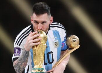 ميسي: ريال مدريد أفضل فريق في العالم