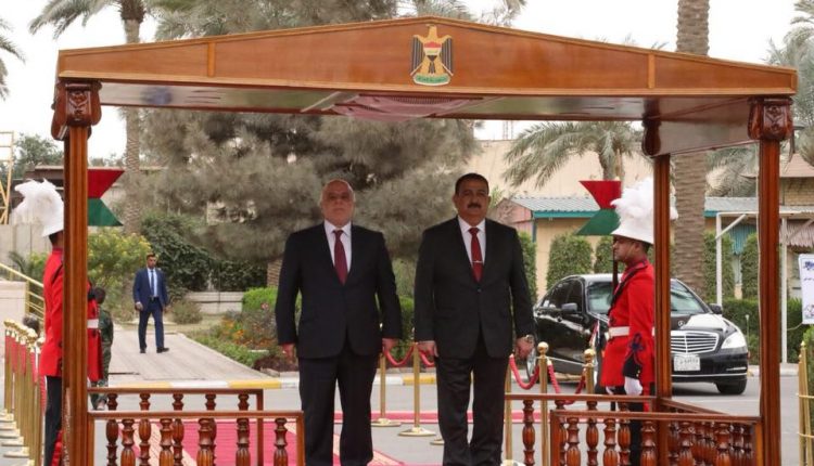 العبادي يشارك في احتفالية وزارة الدفاع بمناسبة الذكرى 97 لتأسيس الجيش العراقي