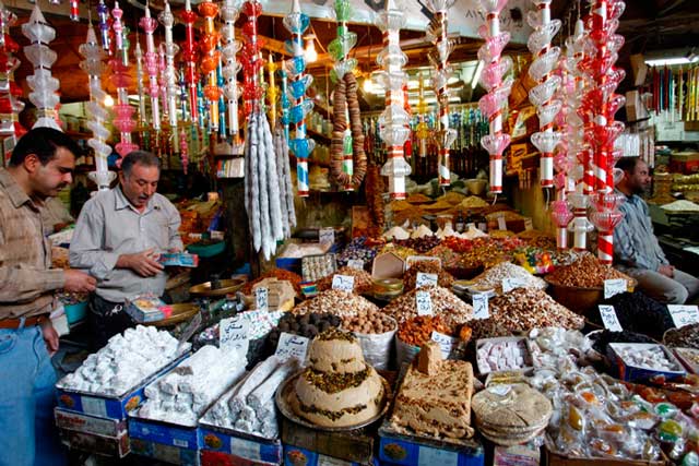 “ماجينة” و” لعبه المحيبس”.. عادات عراقية تميز رمضان