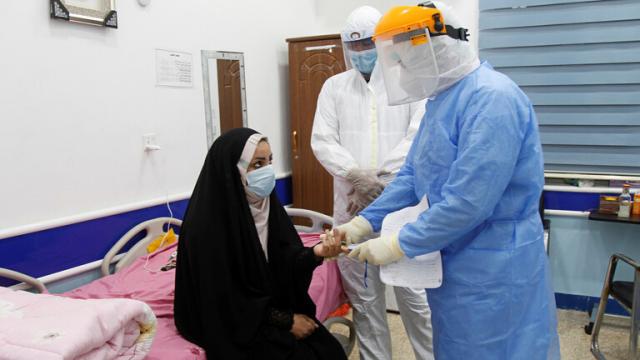 كورونا بالعراق يعاود الارتفاع.. 106 وفيات و2334 إصابة خلال 24 ساعة