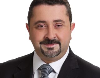 الدكتور محمد البلداوي يرعى بازارا فنيا لنخبة من السيدات العراقيات المبدعات