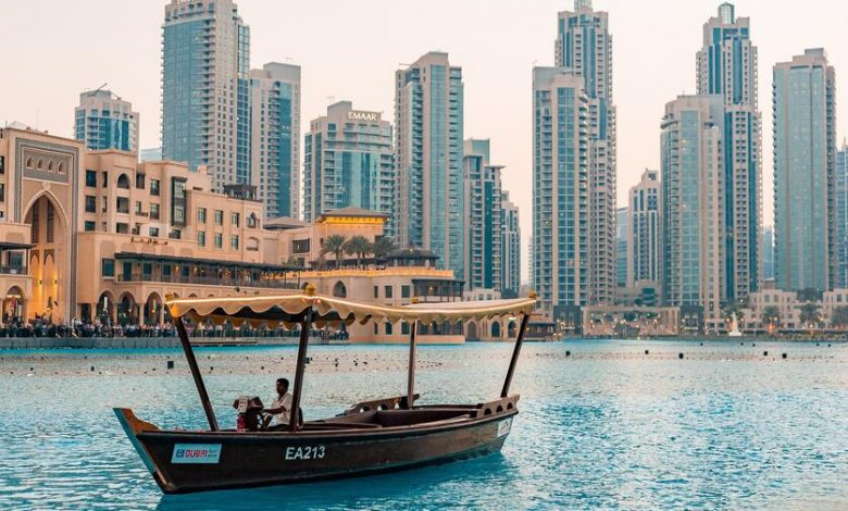 الإمارات ترفع الحظر على الدخول من بعض الدول لمن تلقى التطعيم من المقيمين