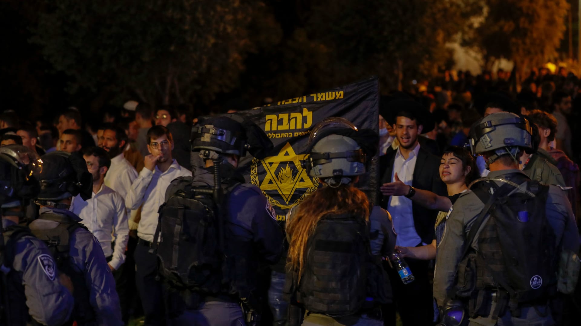هتافات “الموت للعرب” وأحداث عنف عند “بوابة دمشق”.. هذا ما جرى في القدس بين فلسطينيين ويهود