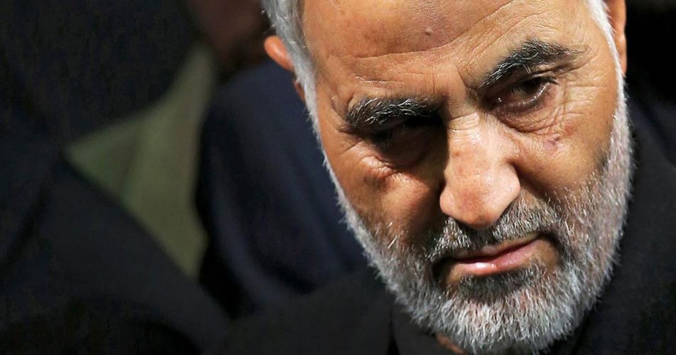 لإنقاذ البلاد من أزماتها .. هل تحتاج إيران إلى رئيس عسكري ؟