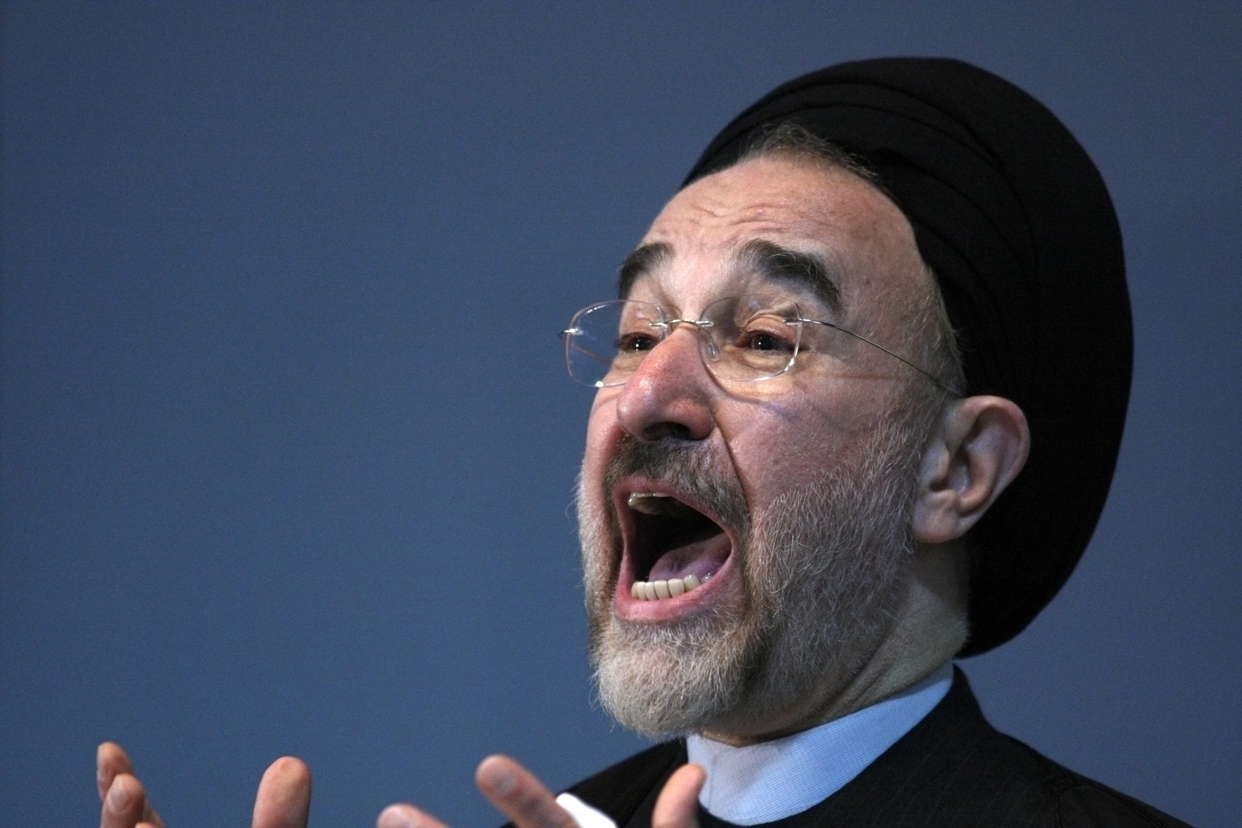 الرئيس الايراني السابق محمد خاتمي يحذر من انتفاضة شعبية