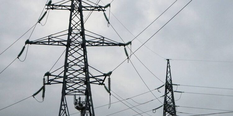 الكاظمي يصل الى الحدود الاردنية لاطلاق العمل بمشروع الربط الكهربائي