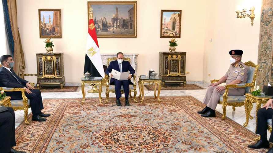 السيسي يجري مباحثات مع وزير الدفاع العراقي