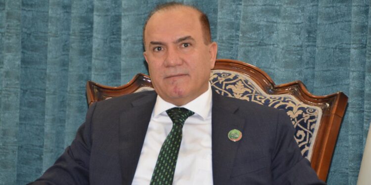 صدور امر قبض ومنع سفر بحق رئيس ديوان الوقف السني السابق ومسؤولين اخرين بفساد (رمادا)