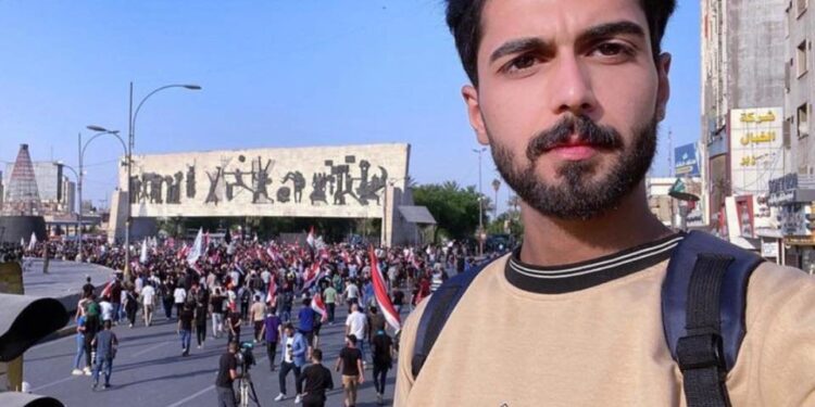 حكم بسجن ناشط “انتقد” الحشد الشعبي بعد نحو أسبوع من الإفراج عن متهم بسرقة أكثر من مليار دولار من الأموال العامة