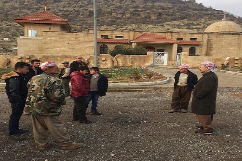 الرئيس بارزاني يزور قرية مسيحية لتهنئة سكانها