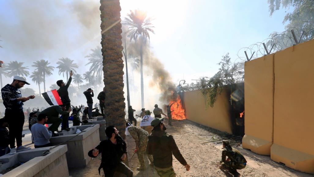 حرائق بالسفارة الأميركية في بغداد