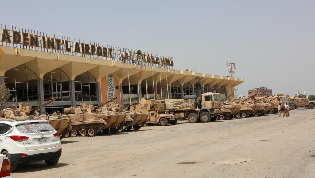 الإماراتيون ينسحبون.. القوات السعودية تتسلم المطار ومواقع مهمة بعدن