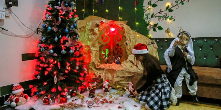 “أهالينا ويانا”.. أمنية المسيحيين العراقيين بعيد الميلاد