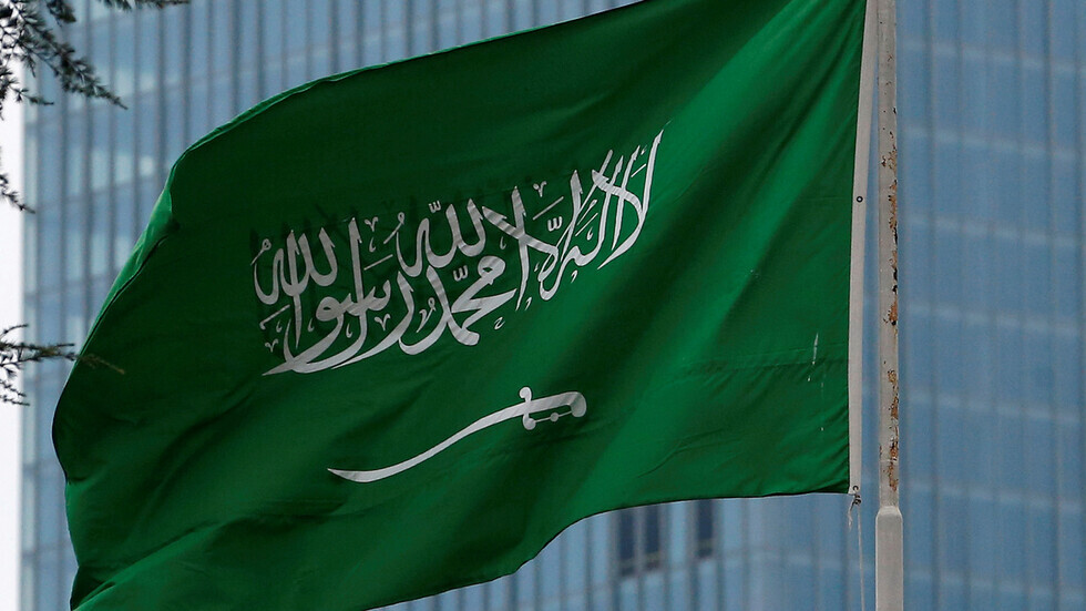 أمير سعودي يشن هجوما لاذعا على “النهضة” في تونس