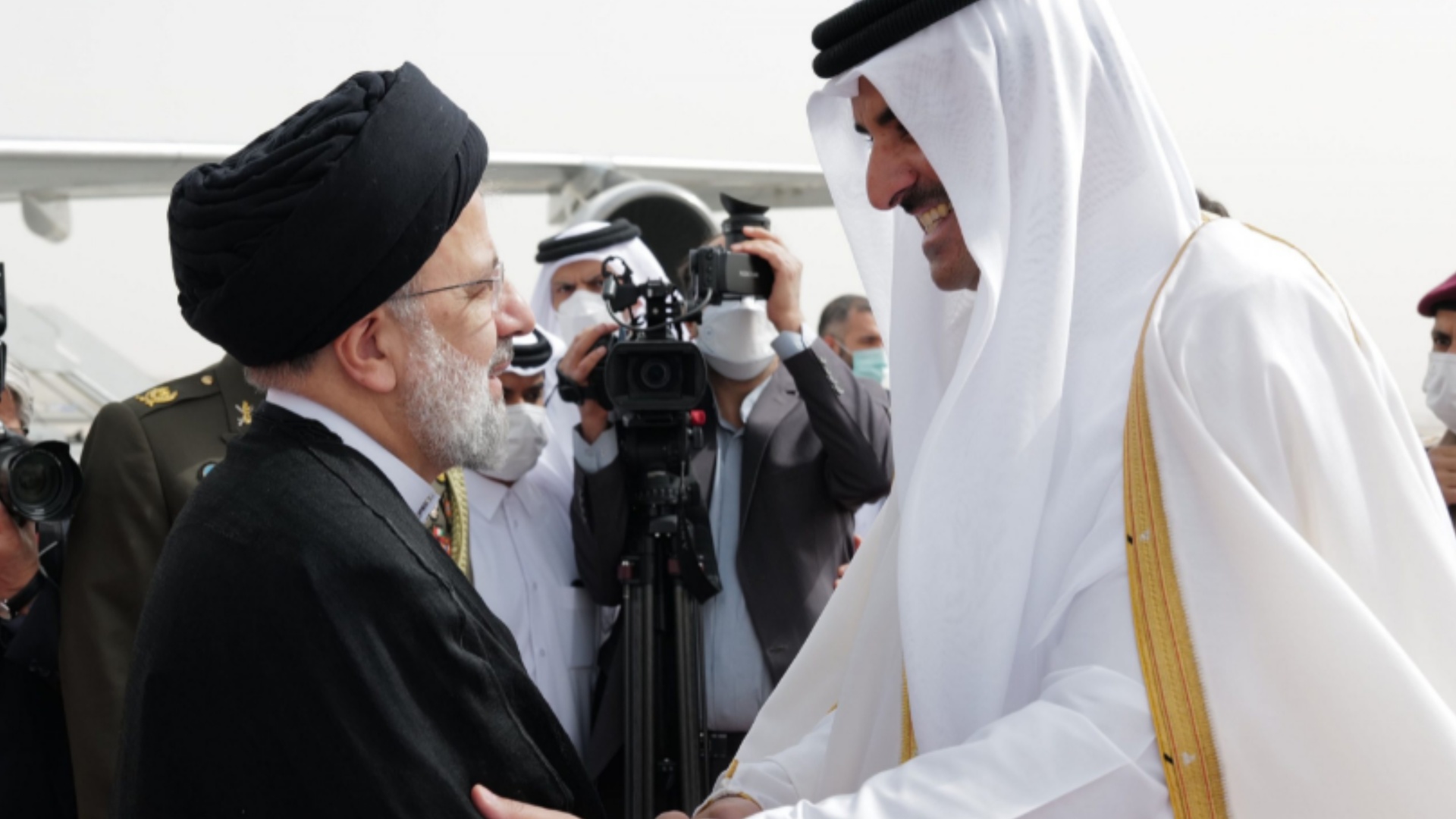 رئيس إيران وأمير قطر يوقعان اتفاقات ثنائية في الدوحة