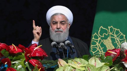 “روحاني” .. يضع الشعب الإيراني في مواجهة النظام !