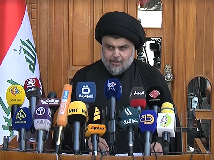 مقتدى الصدر يطالب بتشكيل حكومة “أغلبية وطنية”