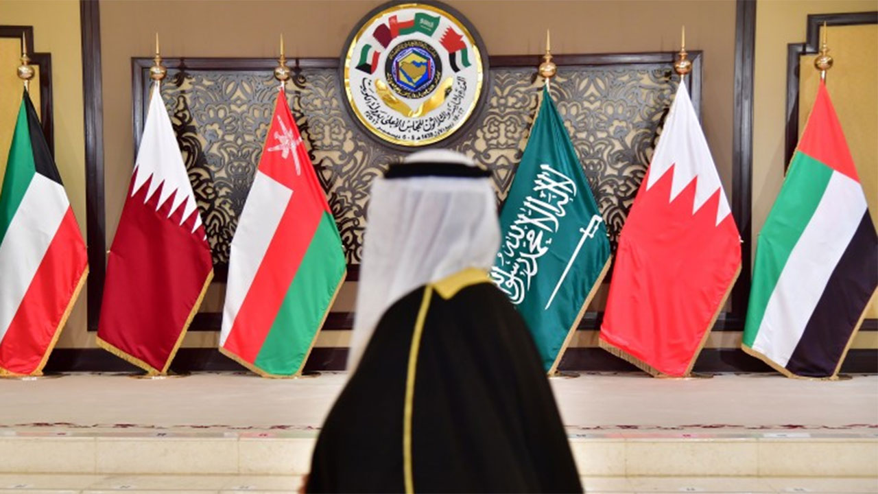 مجلس التعاون الخليجي يحذر من “تداعيات خطيرة للتهديدات الإيرانية”