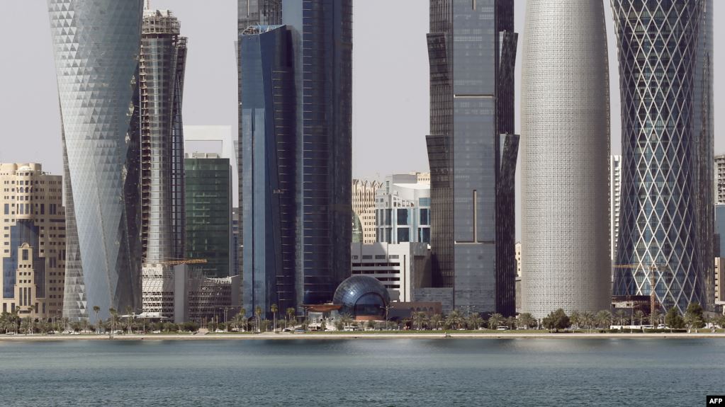 قطر تعلن منح المستثمرين الأجانب إقامة من دون كفيل