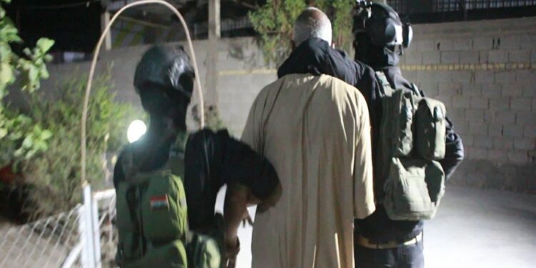 غضب ودعوات للتحقيق بعد وفاة شيخ عشيرة بارز اعتقله الحشد الشعبي