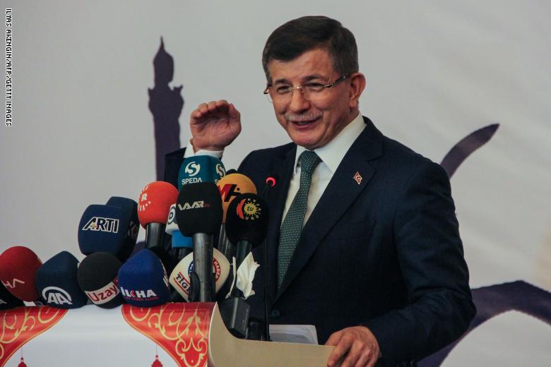 حزب أردوغان يحيل رئيس حكومته السابق للتأديب تمهيدًا لفصله