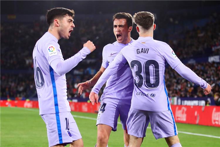 برشلونة يرفض الاستسلام ويعود بمباراة مثيرة أمام ليفانتي 