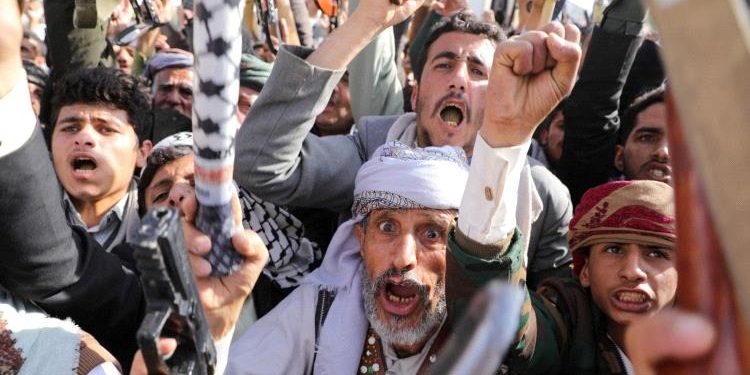 لماذا تتخلى إيران عن الحوثيين وما مصيرهم؟