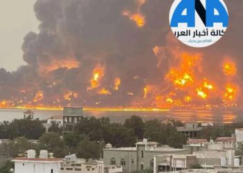 إسرائيل تعلن شن غارات على أهداف بميناء الحديدة غربي اليمن