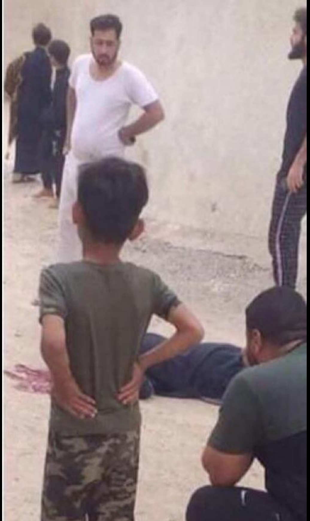 اغتيال النشط المدني “رحيم ساجت المنتفجي” بعد خروجه من صلاة الجمعة في البصرة.