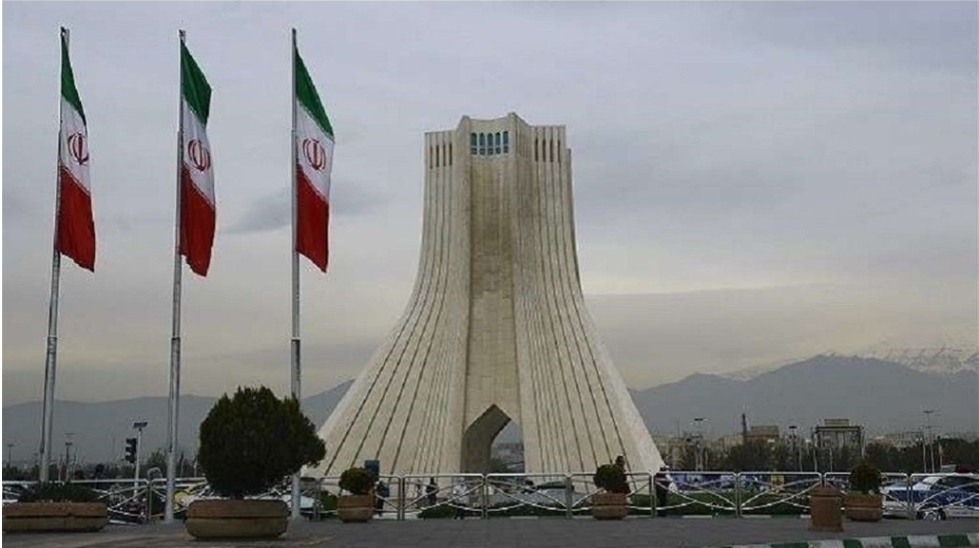 حزب ميركل يطالب بعقوبات على إيران