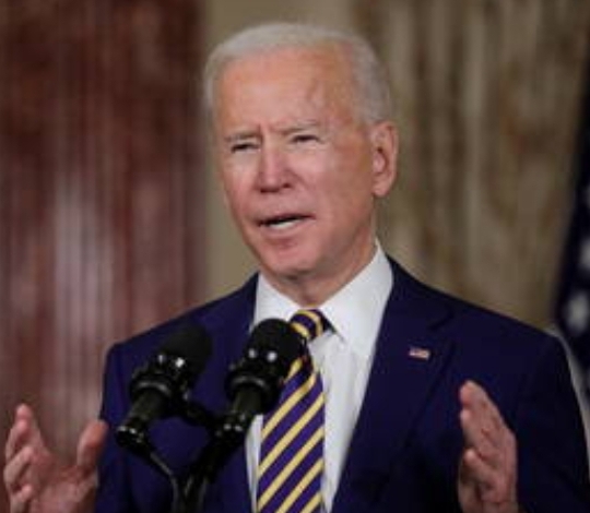 تقرير أمريكي: إدارة بايدن تجمد صفقتين لبيع أسلحة عالية الدقة للسعودية   