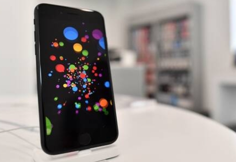 الكشف عن موعد إطلاق iPhone SE الجديد   