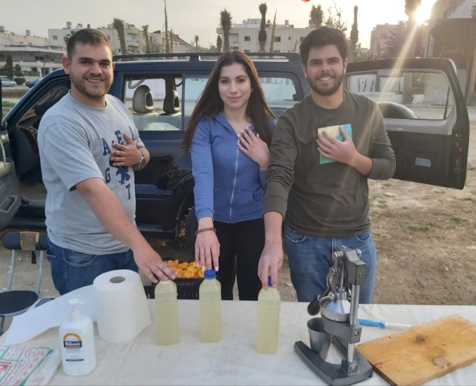 فِتْيَةٌ من شباب حي الرونق الاردني ممن آمَنُوا بِرَبِّهِمْ فزِادْهُمْ الله هُدًىً