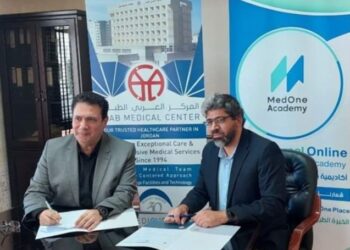 المركز العربي الطبي يوقع مذكرة تعاون مشترك مع “MedOne Academy” للارتقاء بالواقع الطبي في الأردن