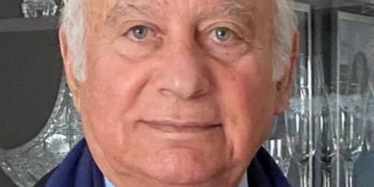 عالم تافه جداً