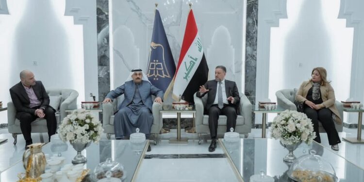 الشيخ خميس الخنجر يستقبل وفدا من أهالي منطقة الأعظمية