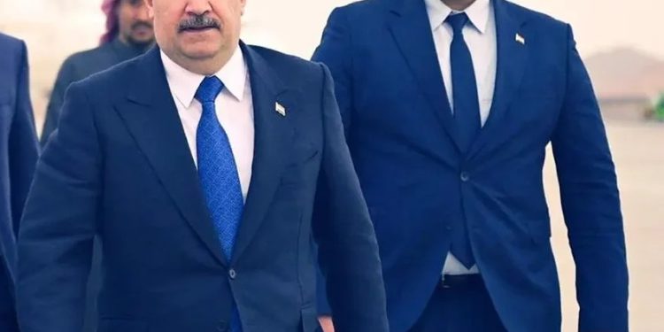 “الخيانة أو المساومة” شخص يدعي انه الحارس الشخصي لرئيس الوزراء العراقي (فيديو)