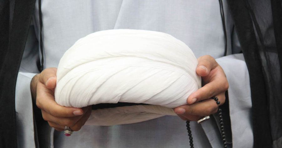 تحت قداسة العمامة حقائق التخادم بين رجال الدين والاحتلال