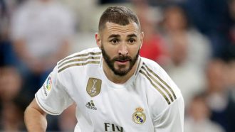 اللاعب المدريدي كريم بنزيما يهنئ المسلمين بعيد الفطر المبارك